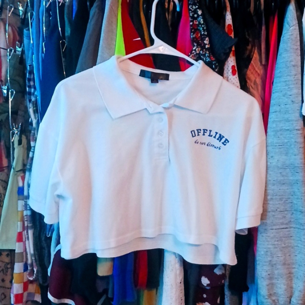 Cropped white polo shirt